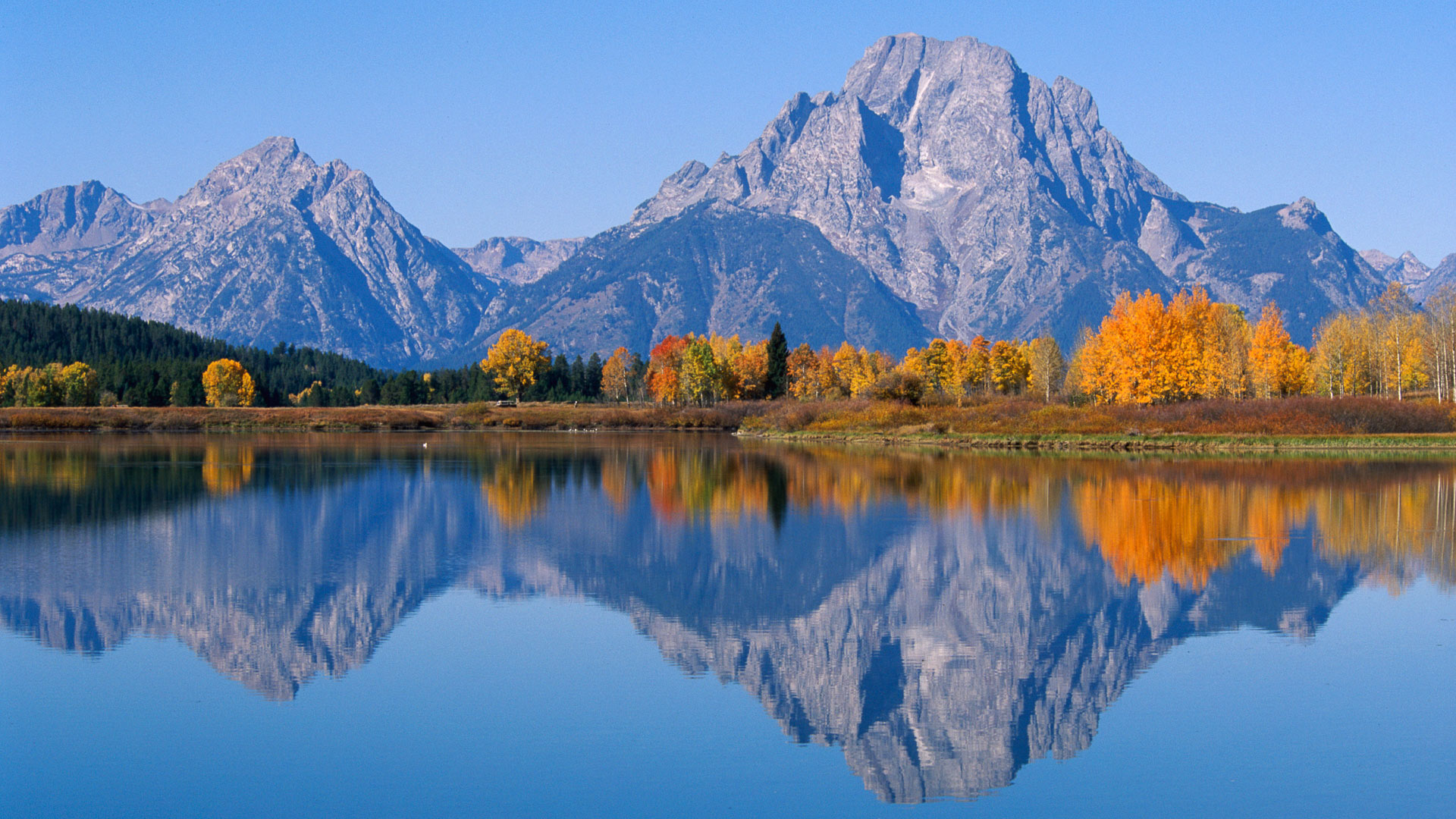 Grand Teton Mountains view from Oxbow Bend on the Snake River, Wyoming, USA