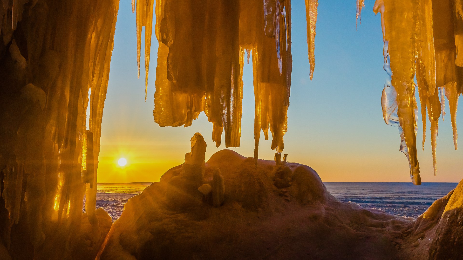 Apostle Islands Ice Caves at the coast of Lake Superior, Bayfield, Wisconsin, USA