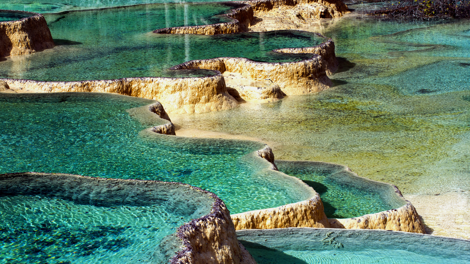 Huanglong Scenic Area, "Yellow Dragon" natural scenic spot in Sichuan Province, China