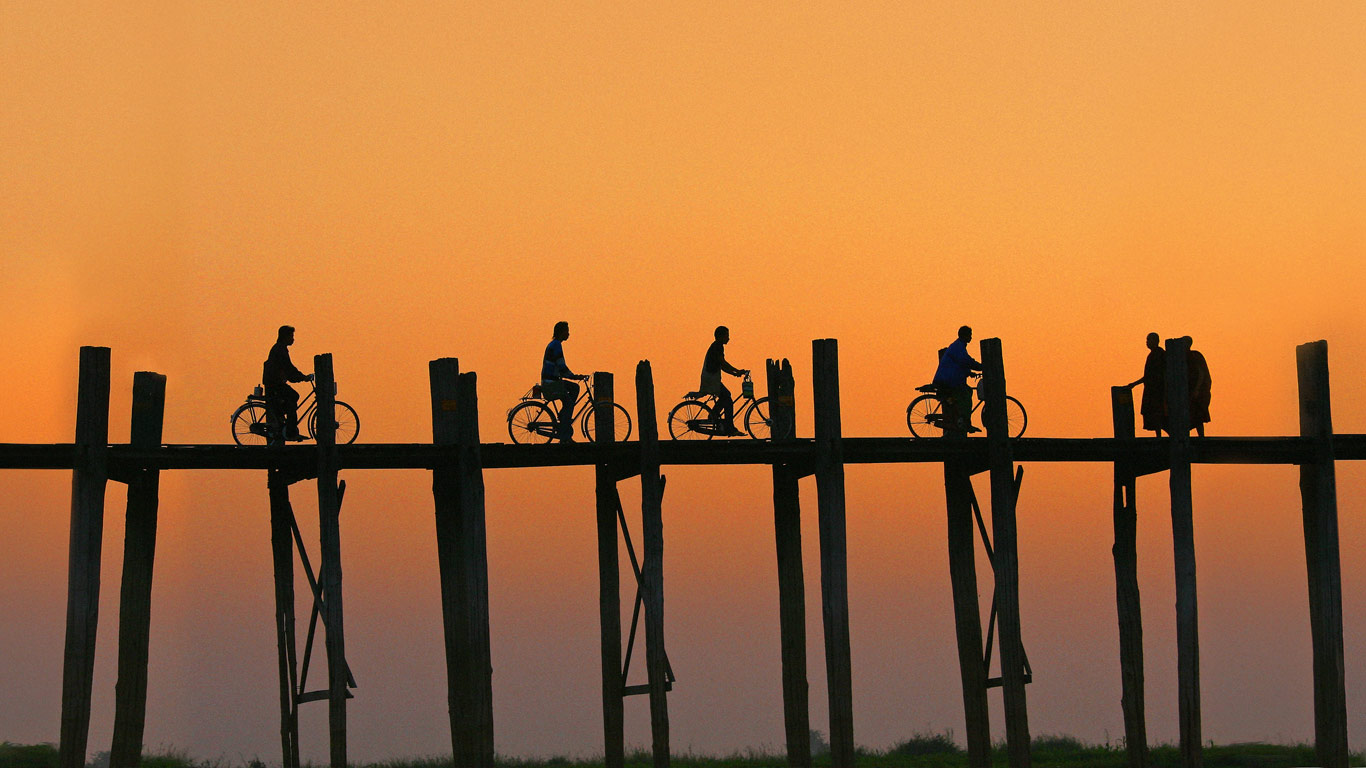 U Bein Bridge, Amarapura, Myanmar